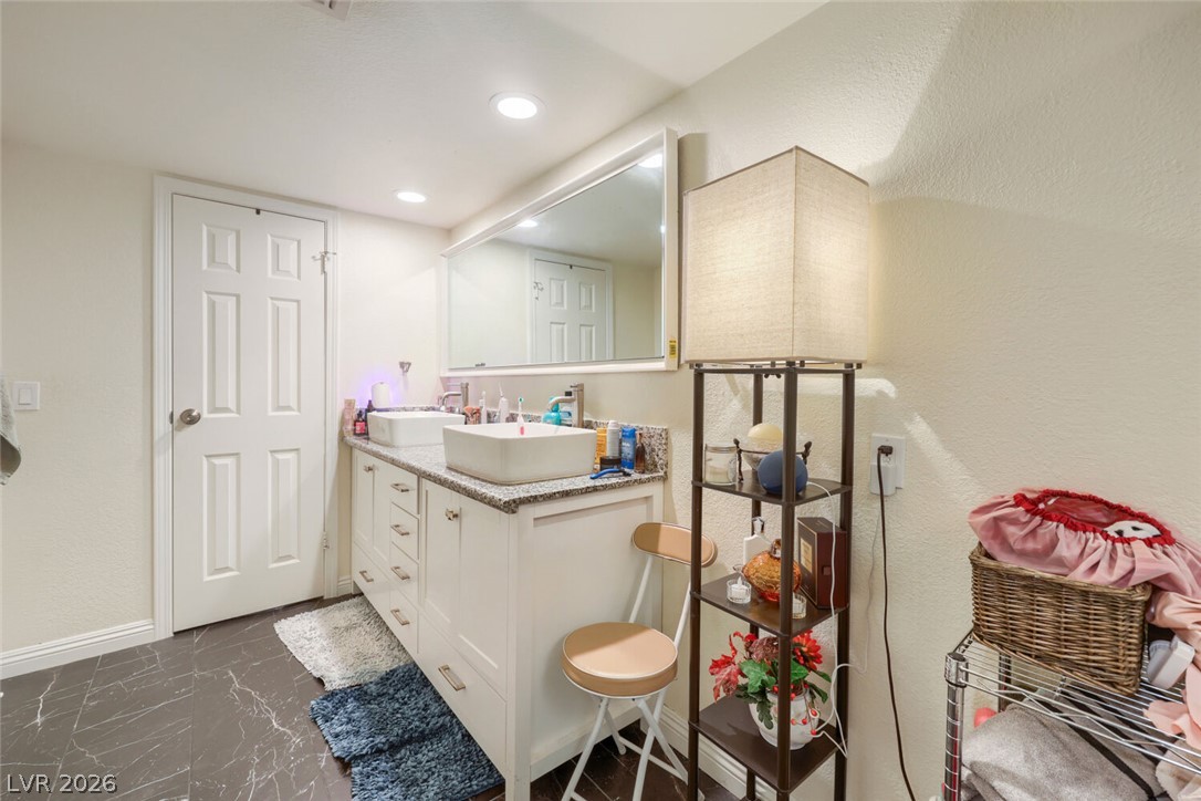 4951 Schumann Drive Property Photo 24