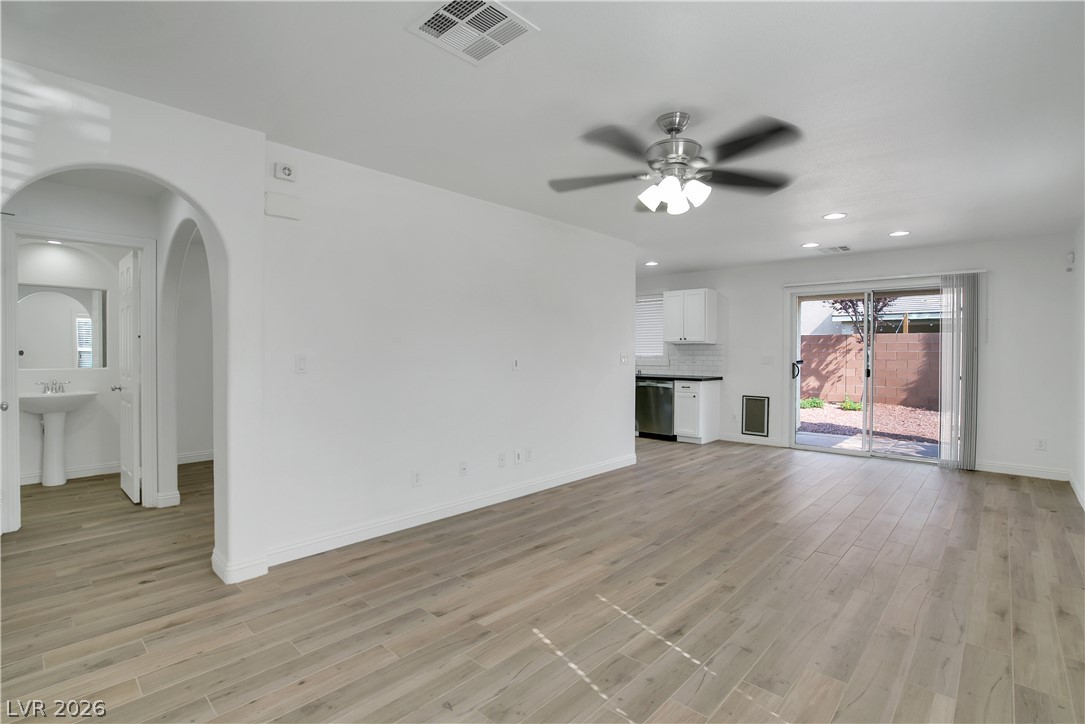 10250 Headrick Drive Property Photo 4