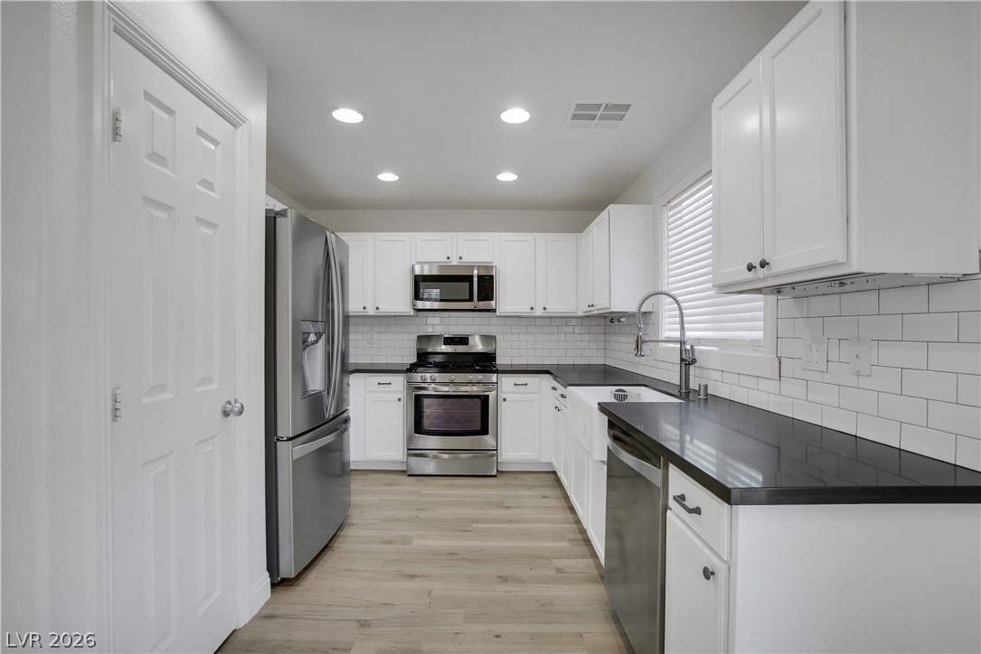 10250 Headrick Drive Property Photo 8