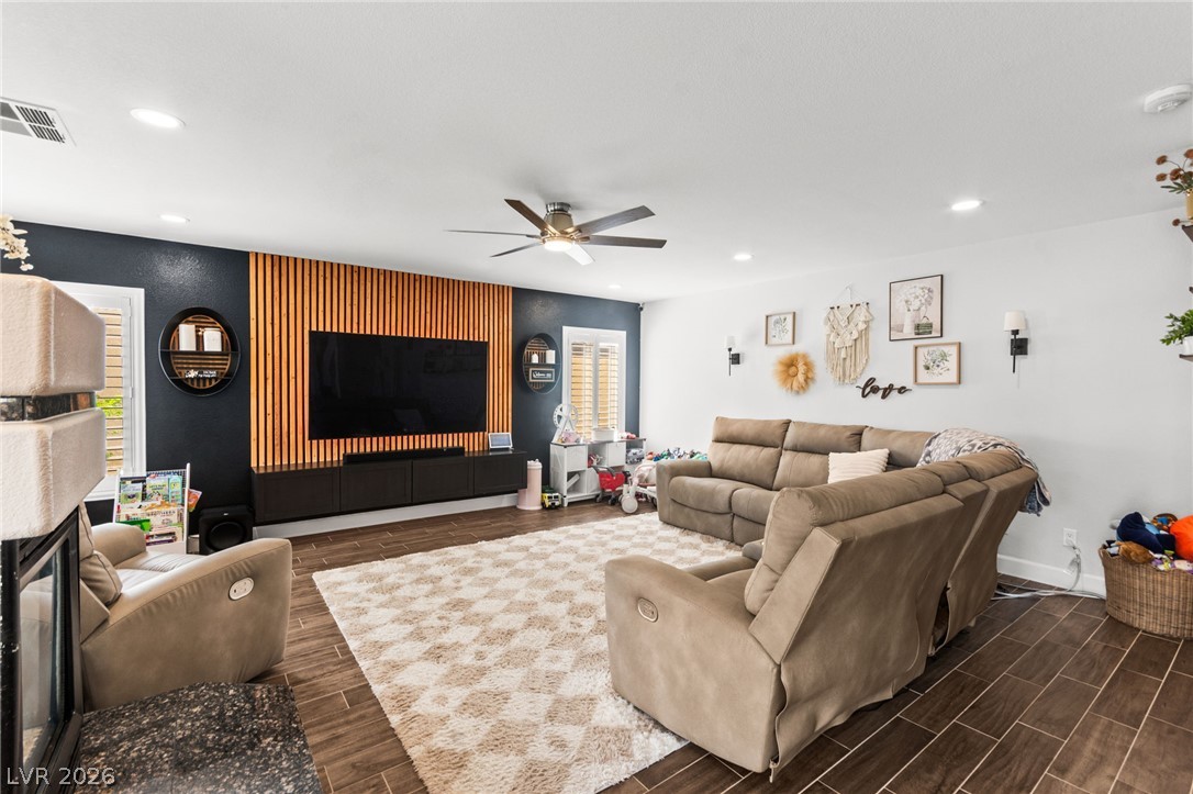 8213 Fawn Heather Court Property Photo 12
