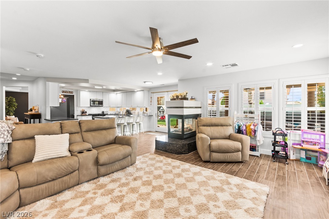8213 Fawn Heather Court Property Photo 14