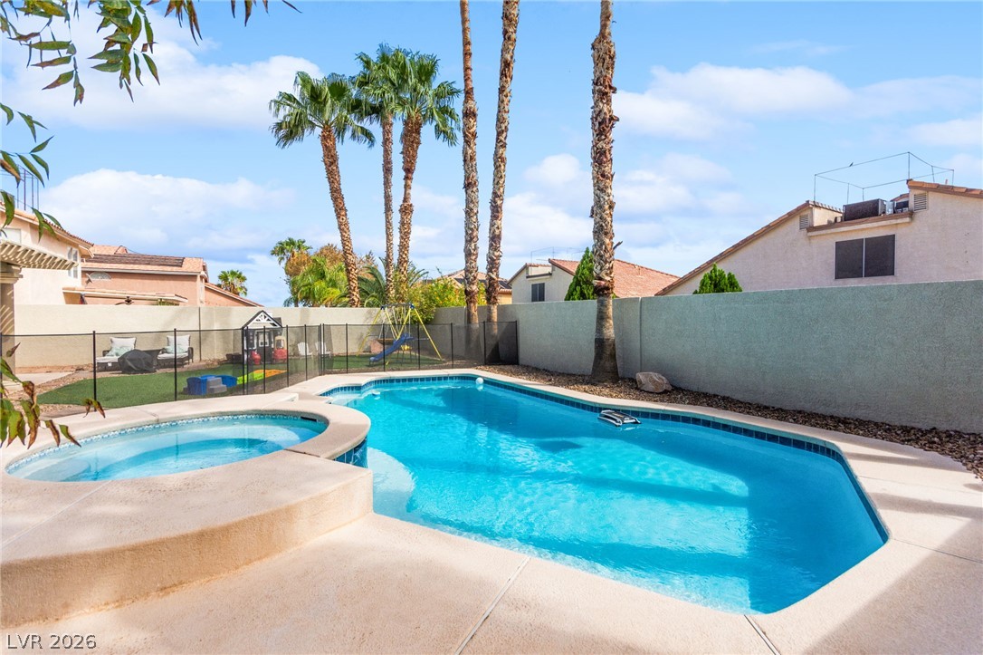 8213 Fawn Heather Court Property Photo 45
