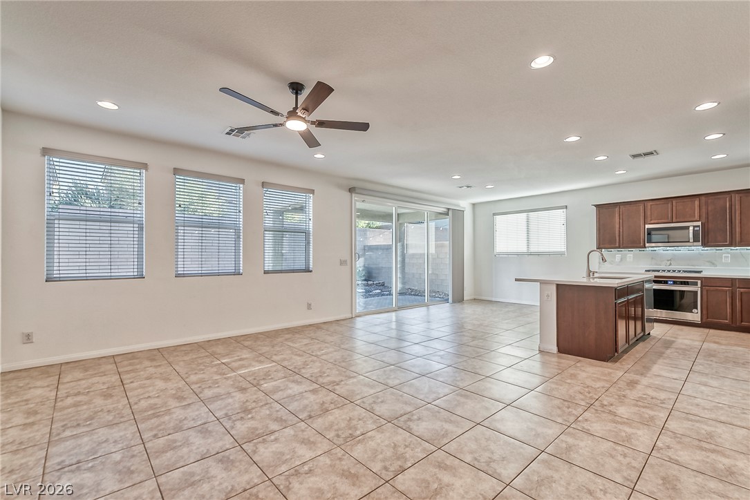9851 Poplar Point Avenue Property Photo 4