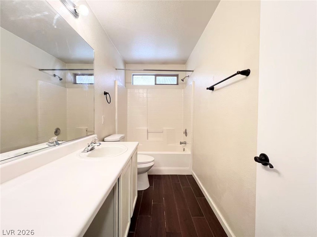 10996 Crispinio Street Property Photo 18