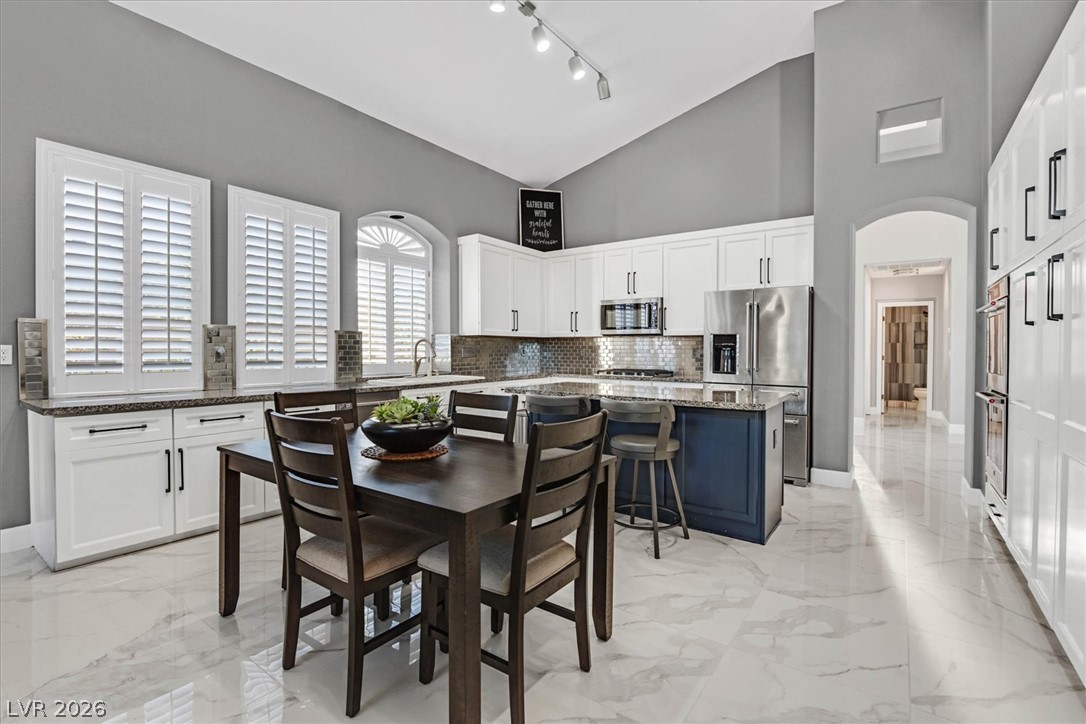 2077 Jupiter Hills Lane Property Photo 9