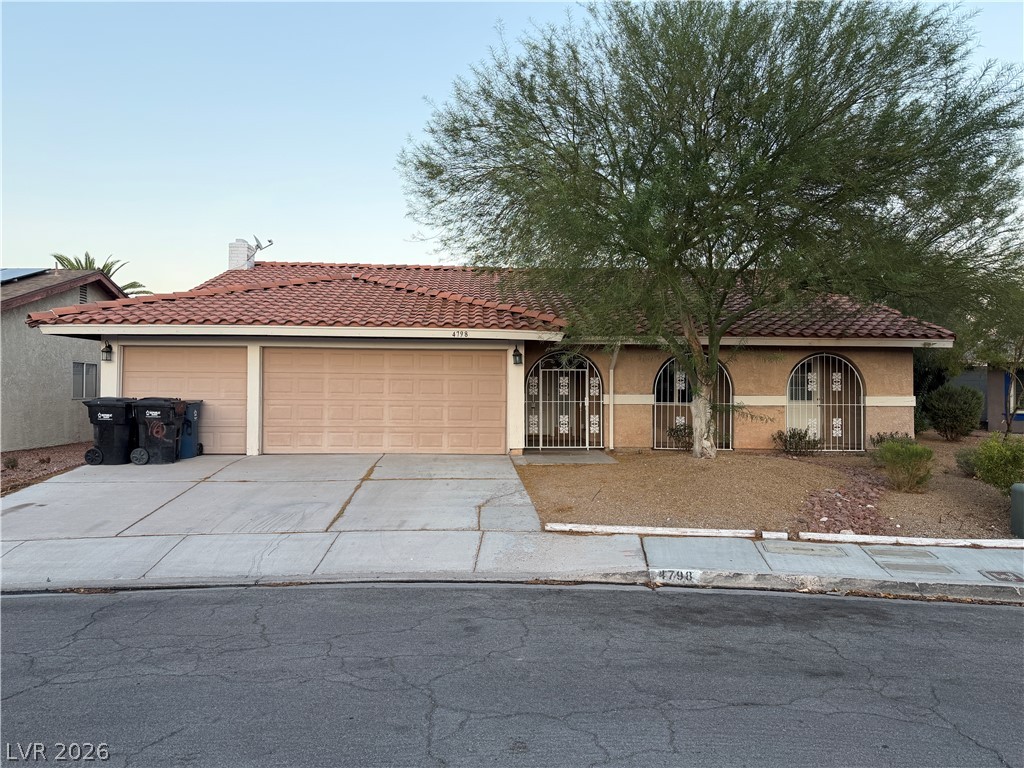 4798 Walteta Property Photo 1