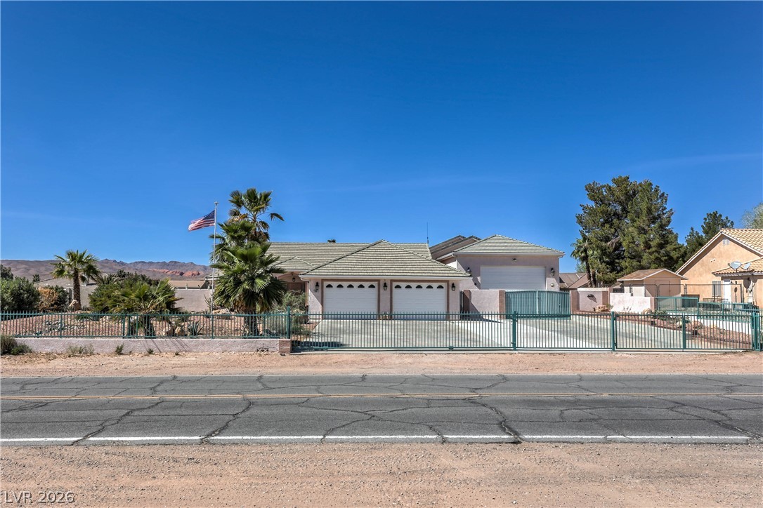 3195 Heyer Street Property Photo 6