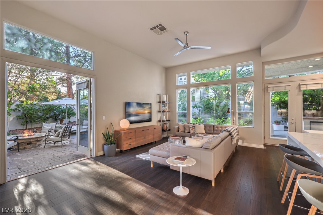 8808 Quadro Court Property Photo 12