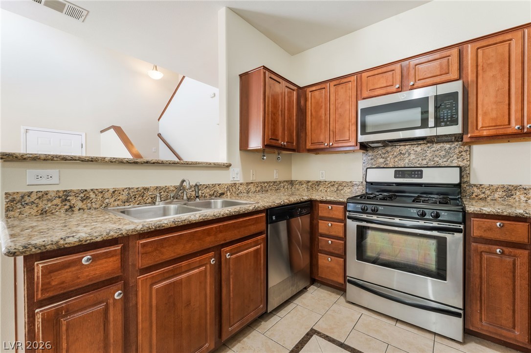 10563 Gold Shadow Avenue Property Photo 14