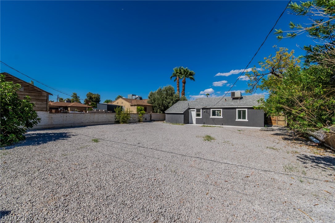 1604 Lewis Avenue Property Photo 22