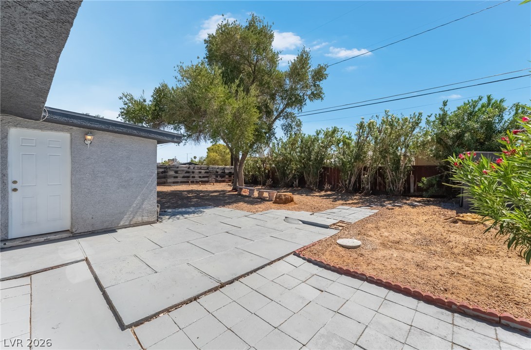 2320 East Oakey Boulevard Property Photo 29