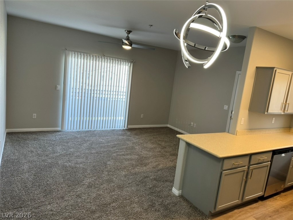 2291 West Horizon Ridge Parkway 5228 Property Photo 9