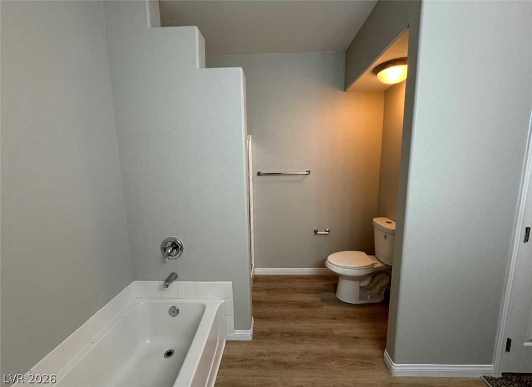 2291 West Horizon Ridge Parkway 5228 Property Photo 10