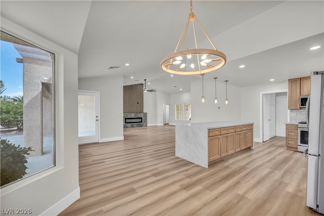 9912 Rosamond Drive Property Photo 13