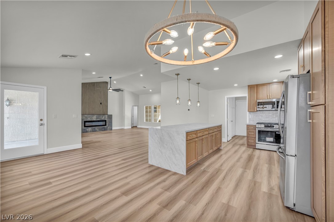 9912 Rosamond Drive Property Photo 14