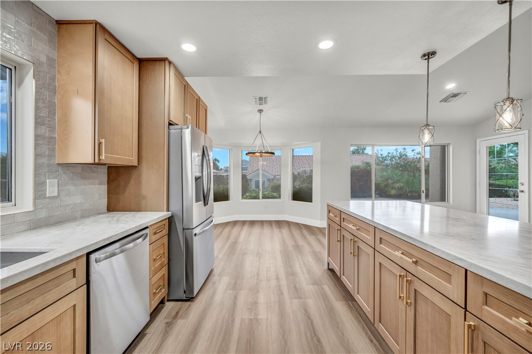 9912 Rosamond Drive Property Photo 15