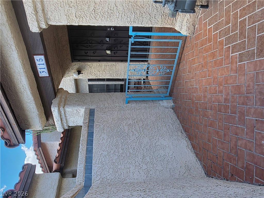 3115 La Mancha Way Property Photo 27