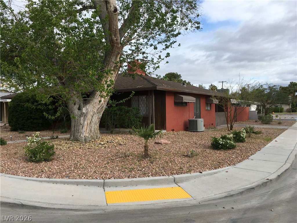 821 Griffith Avenue Property Photo 2