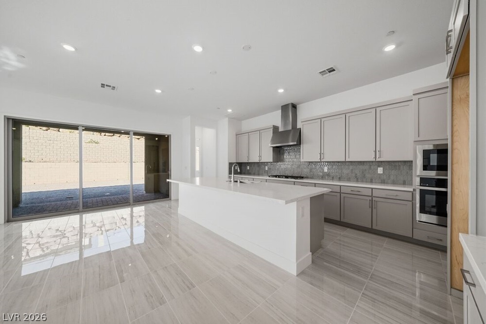 374 Tigullio Avenue Property Photo 2
