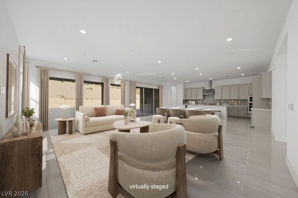374 Tigullio Avenue Property Photo 3