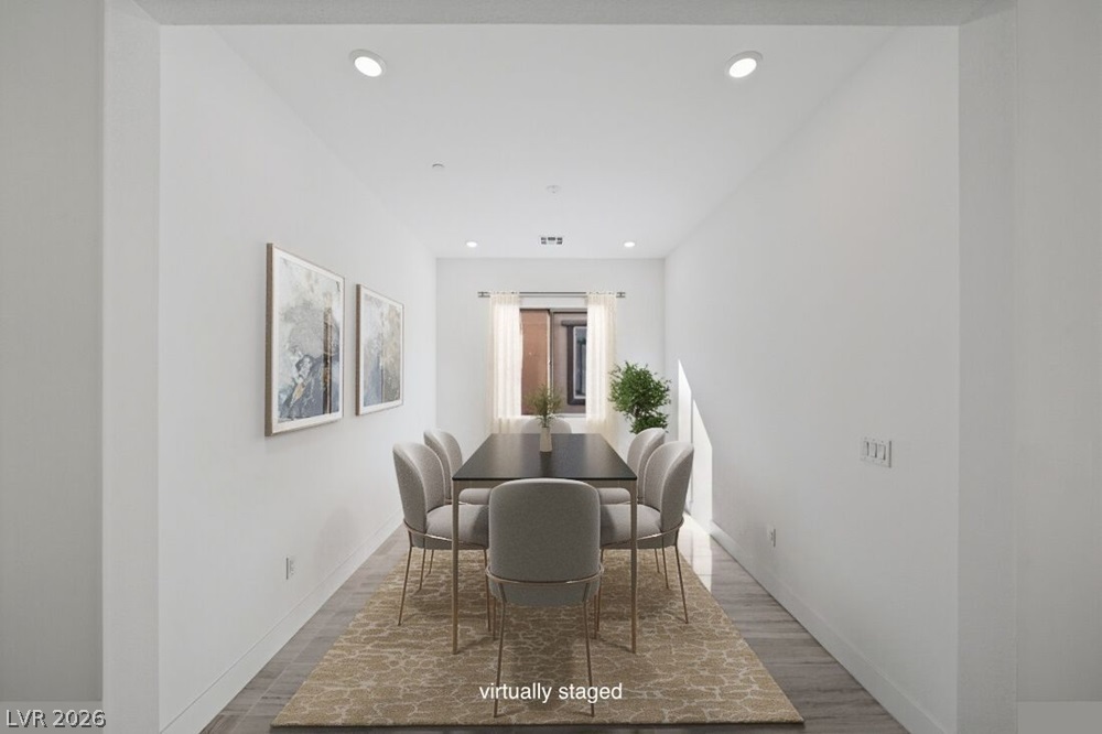 374 Tigullio Avenue Property Photo 6