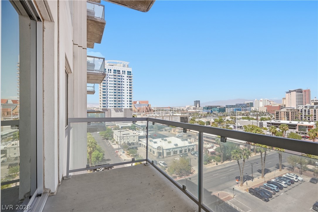900 South Las Vegas Boulevard 702 Property Photo 18
