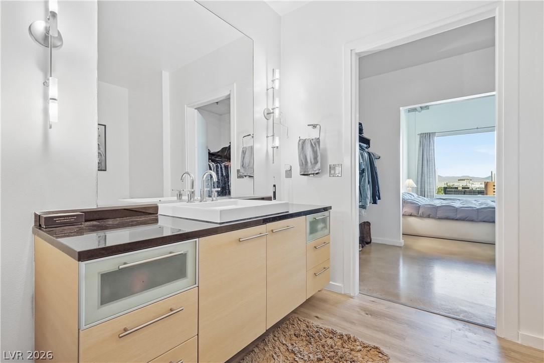 900 South Las Vegas Boulevard 702 Property Photo 34