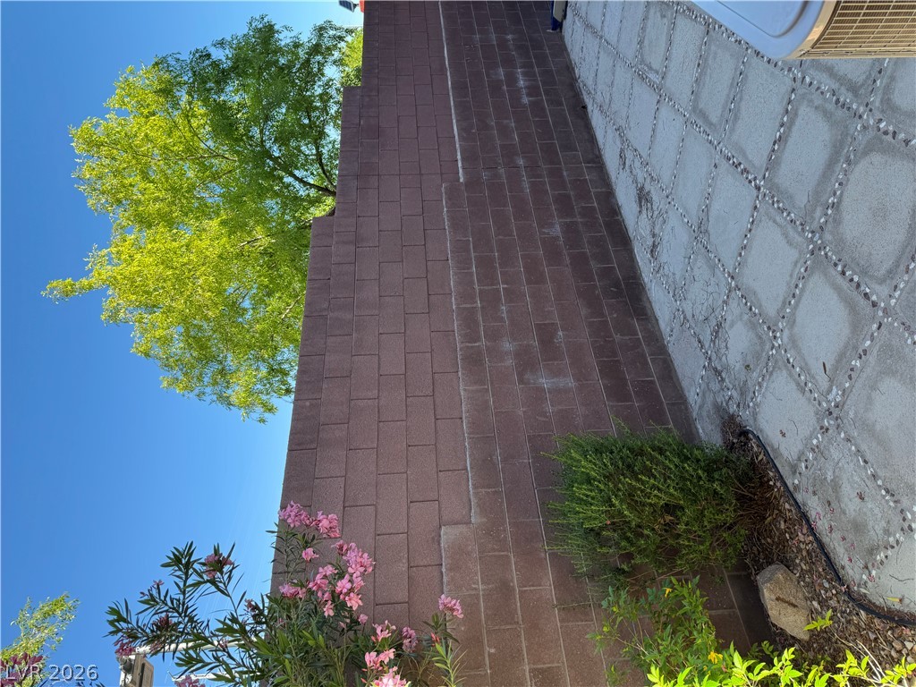10581 Griffin Avenue Property Photo 9