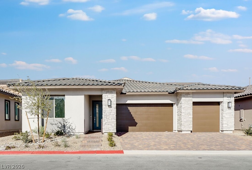 370 Tigullio Avenue Property Photo 1