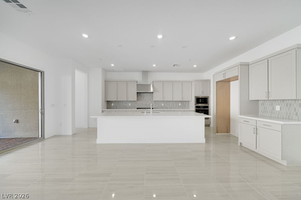 370 Tigullio Avenue Property Photo 2