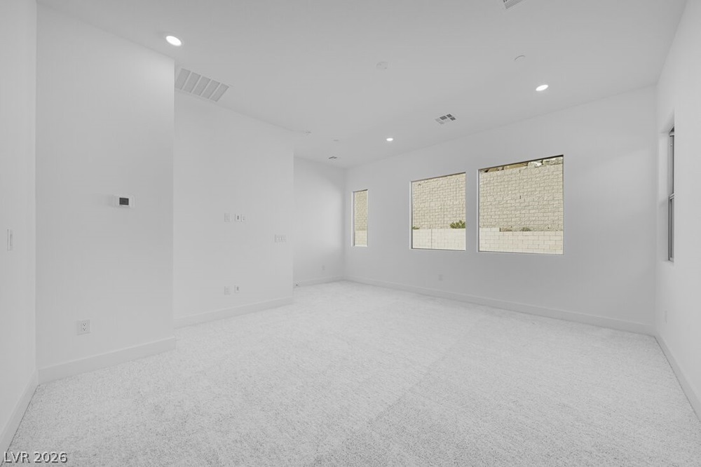 370 Tigullio Avenue Property Photo 18