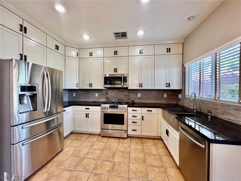 732 Anacapri Street Property Photo 6