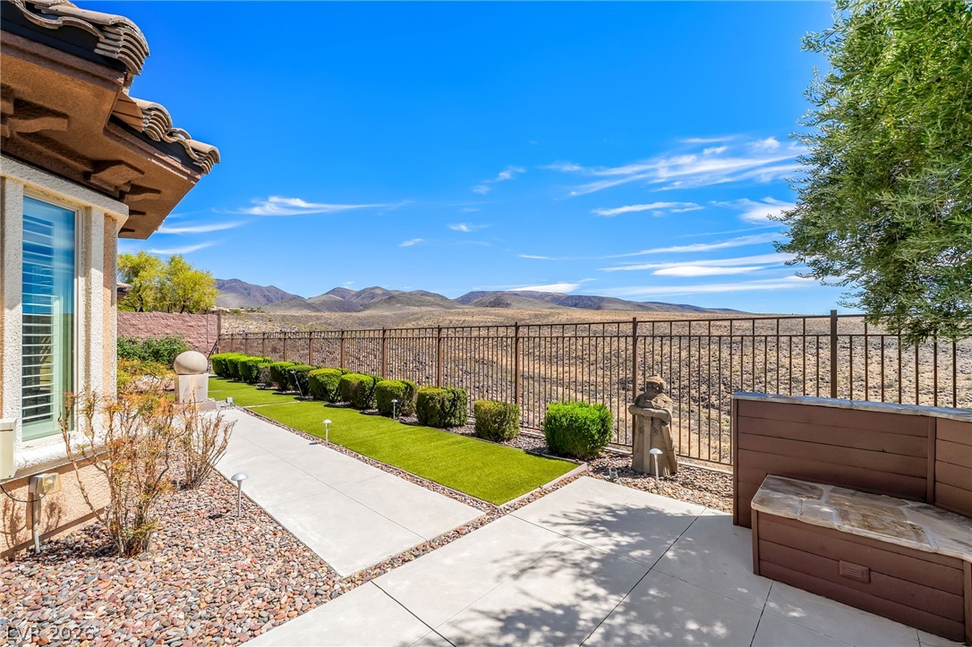 2501 Luberon Drive Property Photo 27
