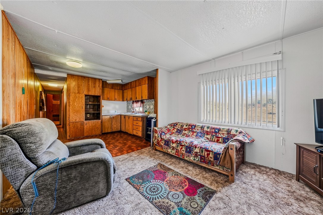 250 North Beach Street Property Photo 6