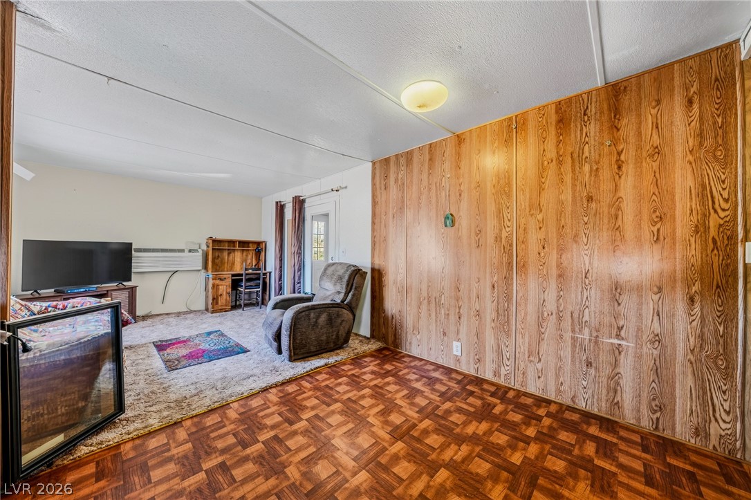250 North Beach Street Property Photo 10