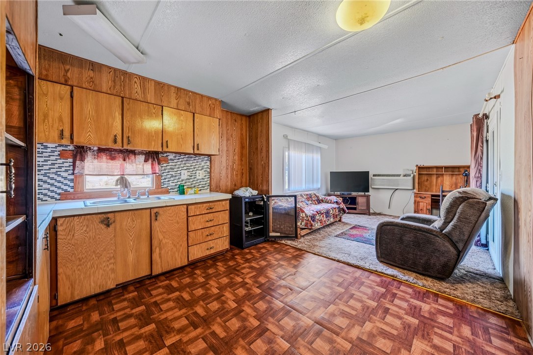 250 North Beach Street Property Photo 15