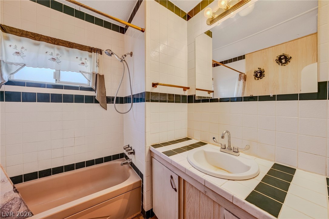 250 North Beach Street Property Photo 18