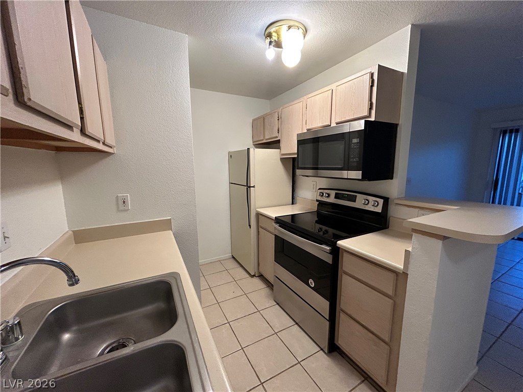 5111 Lindell Road 103 Property Photo 4