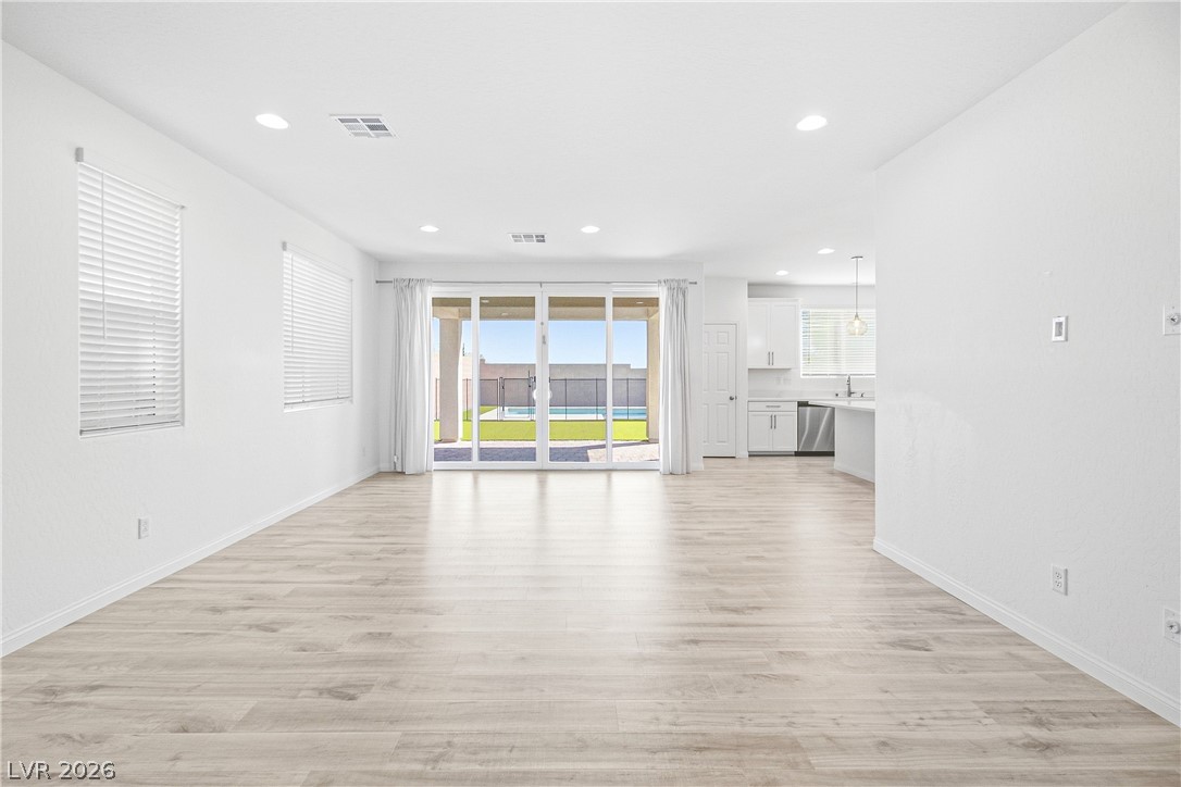 10552 Jade Walk Street Property Photo 10