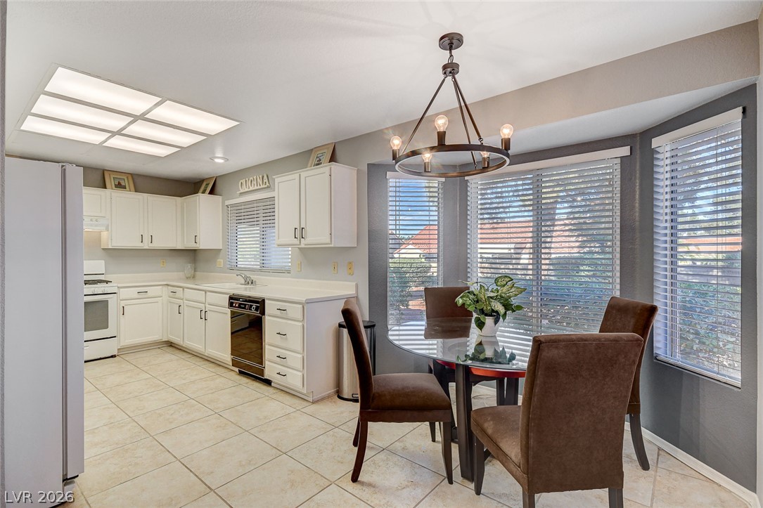 2508 Desert Sands Drive Property Photo 12