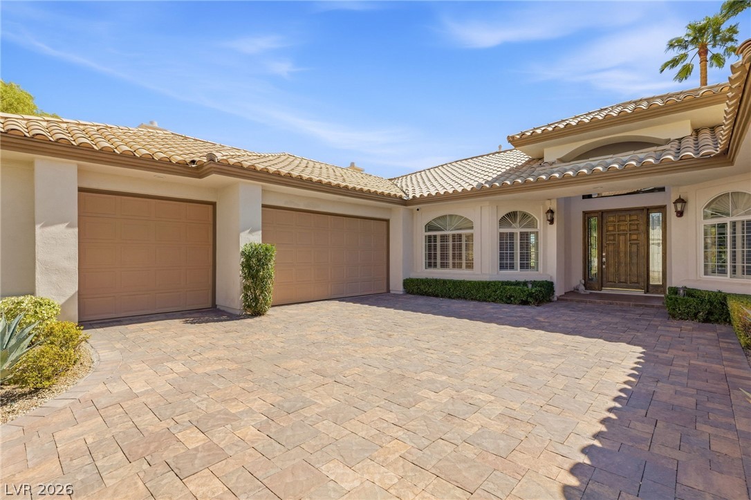8633 Lakeridge Circle Property Photo 3