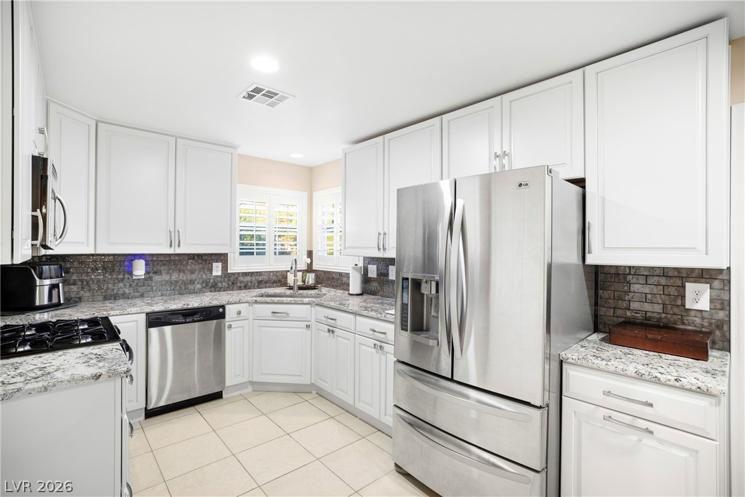 4825 Lawnwood Court Property Photo 12