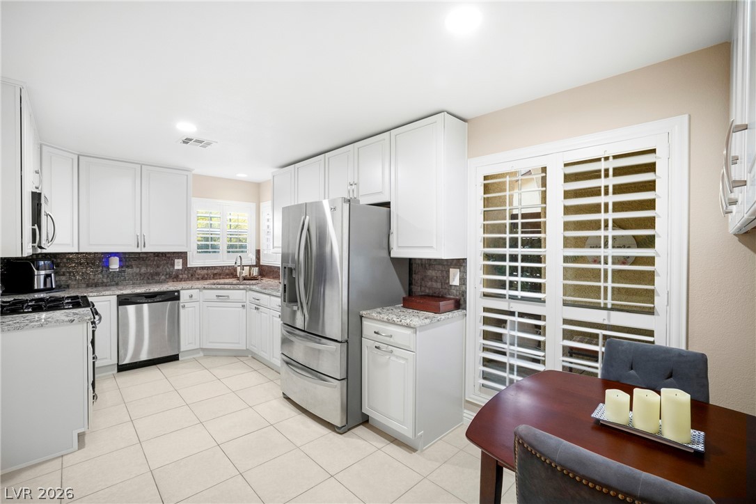 4825 Lawnwood Court Property Photo 13