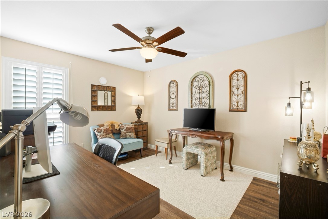 4825 Lawnwood Court Property Photo 19