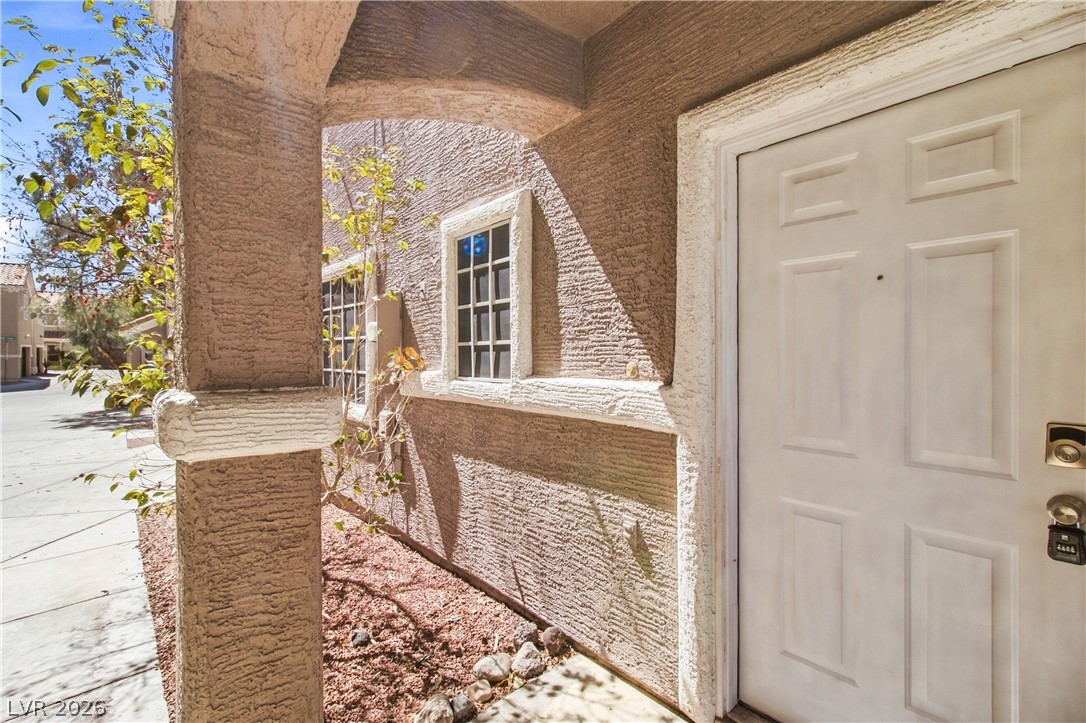 1475 Reef Ridge Court Property Photo 3