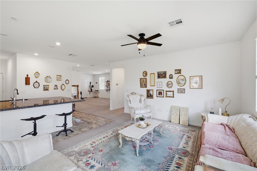 268 Horsetail Falls Street Property Photo 11