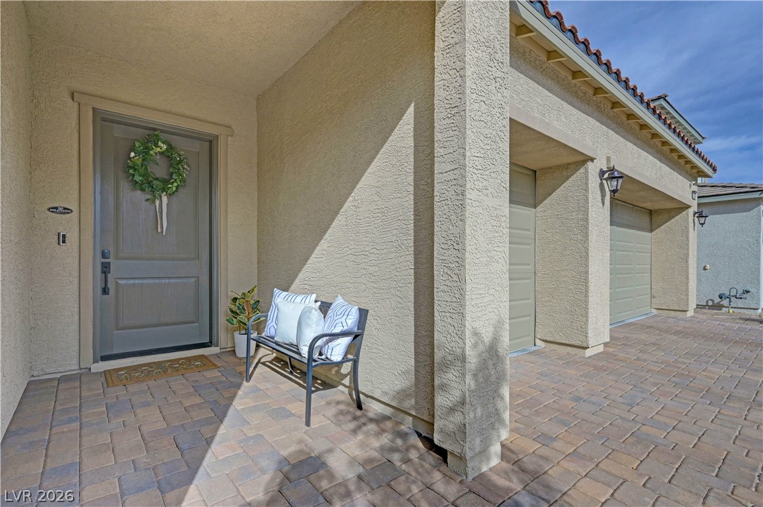 10226 Bismarck Palms Avenue Property Photo 4