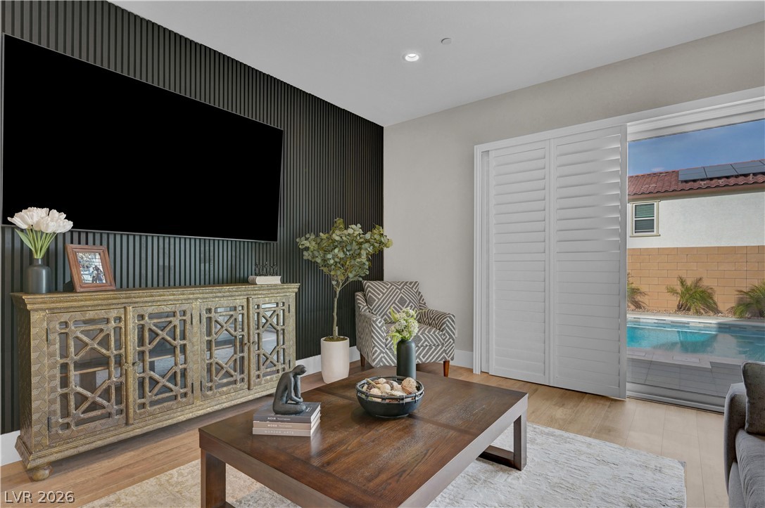 10226 Bismarck Palms Avenue Property Photo 6