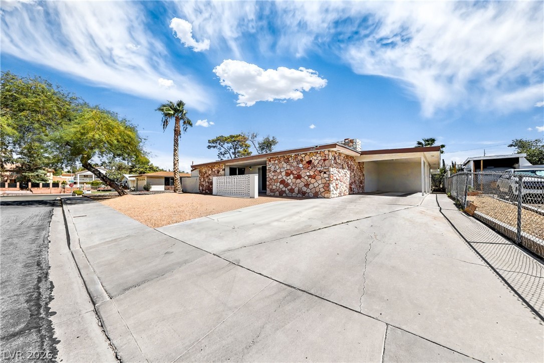 1211 Paiute Drive Property Photo 6