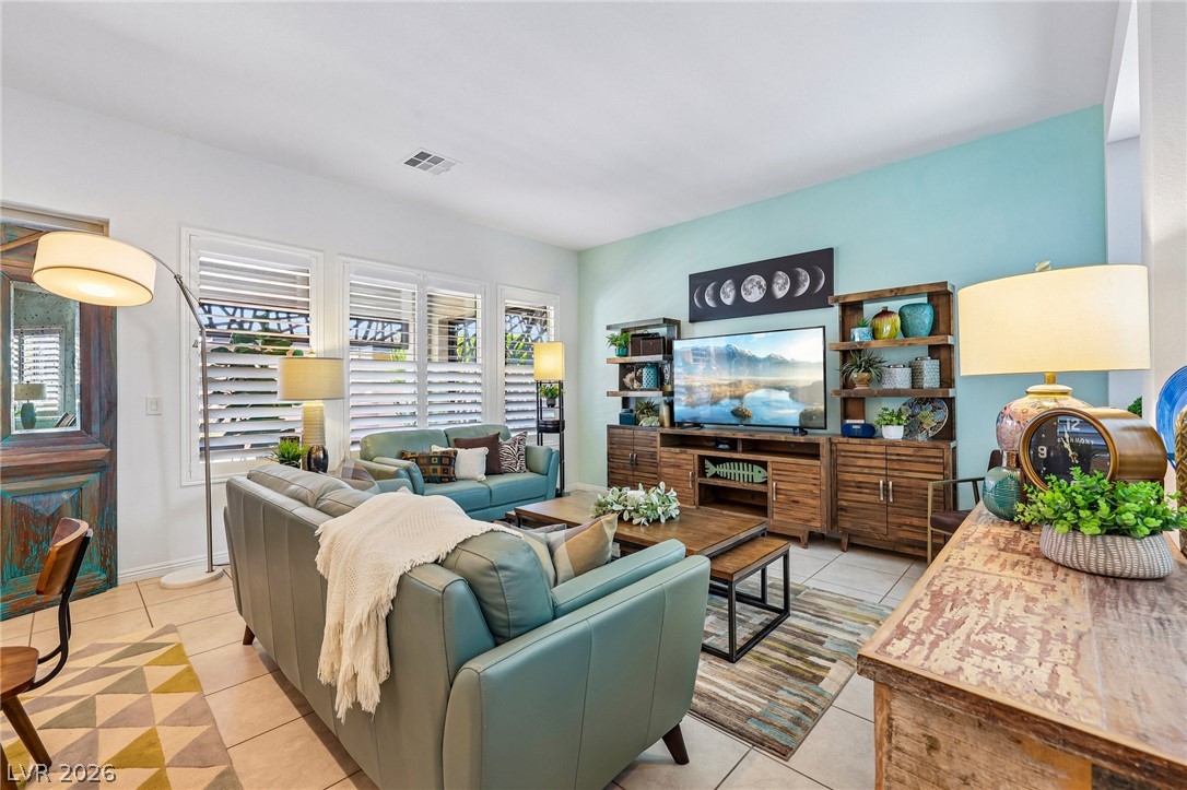 6754 Desert Crimson Street Property Photo 4